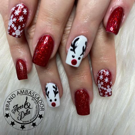 Christmas Nails Reindeer Red Nose, Rudolph The Red Nosed Reindeer Nails, Rudolph Nails, Reindeer Nails, Christmas Nail Colors, Xmas Nail, Xmas Nail Art, Uk Nails, Rudolph The Red Nosed Reindeer