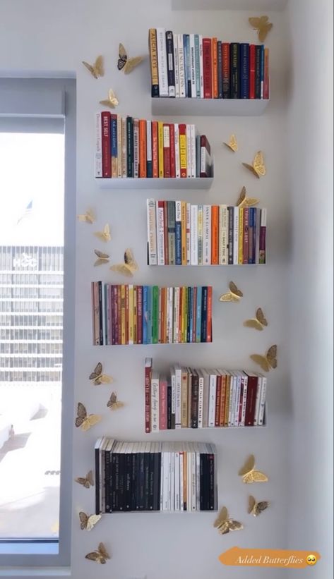 Books Vibe, Bookshelves For Small Spaces, Eclectic Decor Bedroom, Hanging Bookshelves, Bookshelf Aesthetic, Wall Shelves Bedroom, Bookshelf Inspiration, Bookshelves In Bedroom, Floating Bookshelves