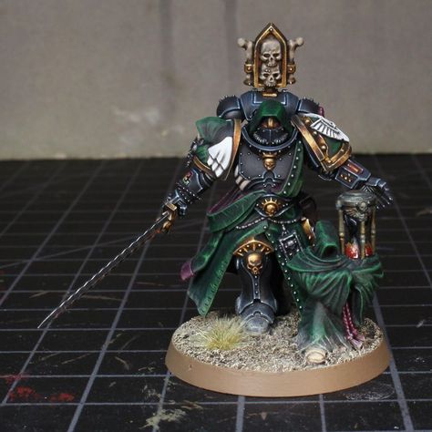 Warhammer Dark Angels, Dark Angels 40k, Warhammer Painting, Warhammer 40k Figures, Grey Knights, Warhammer Figures, Warhammer Paint, Dark Angels, Sci Fi Models