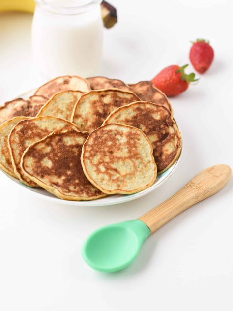 These 3-ingredient Baby Banana Pancakes are perfect for baby-led weaning or introducing solid food to babies. Bonus, these are vegan pancakes for babies too, it means they are egg-free and dairy-free too. Baby Led Weaning Banana, Baby Led Weaning Pancakes, Baby Banana Pancakes, Banana Pancakes For Baby, Eggless Banana Pancakes, Pancakes For Baby, Vegan Banana Pancakes, Flavored Pancakes, Baby Pancakes