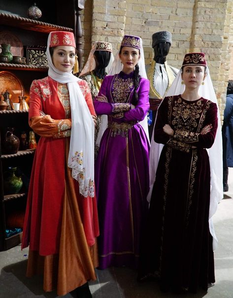 Traditional Turkey, Drama Aesthetic, Dark Clothing, Russian Clothing, Turkish Dress, Cultures Around The World, Folk Dress, Costume Drama, Culture Fashion