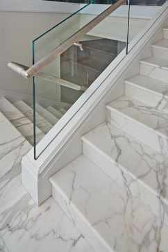 Stairs Tiles Design, Hamptons Beach House, درج السلم, Hamptons Beach, Staircase Interior Design, Marble Flooring Design, Staircase Design Modern, Marble Staircase, Pelan Rumah