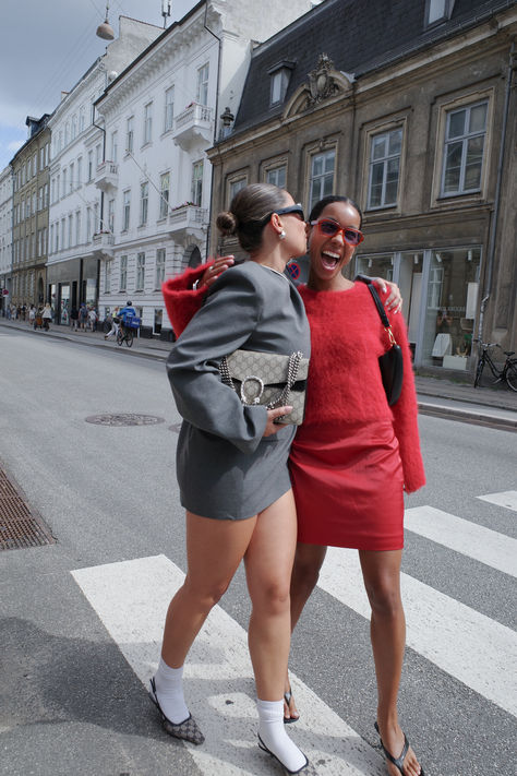 Copenhagen Fashion Week Spring/Summer 2025 street style Copenhagen Fashion Week Spring 2023, Ny Fashion Week 2023 Street Style, Summer In Copenhagen, Copenhagen Street Art, Han Kjobenhavn Ss23, Copenhagen Fashion Week Street Style 24, Copenhagen Fashion Week Street Style, Chic Cocktail Dress, Street Fits