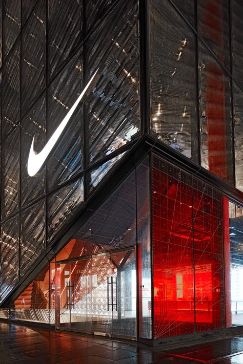 Nike NYC // 2018 — Benjamin Kaplan // Experience Design New York City Art, Graphic Identity, Archi Design, Gym Decor, Bathroom Inspiration Decor, Light Sculpture, Environmental Graphics, Graphics Designer, Flagship Store