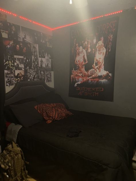 Heavy Metal Room Ideas, Satanic Room Decor, Metalhead Bedroom Ideas, Cute Goth Bedroom, Metalhead Room Ideas, Goth Teen Bedroom, Metalhead Room Decor, Metal Head Room, Cuarto Dark