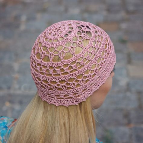 Happy Monday, everyone! 🎉 Did you catch my weekend Etsy hat sale? I hope so! If you missed it, no worries—there's always next time. It seems like hats aren't as popular as shawls these days, but I've discovered they can really add a unique touch to an outfit, especially for those going for a retro vibe. Let's bring back the hat fashion! 💁‍♀️ Who's with me? Here is: Latitude circles hat pattern #itwasyarn #crochethatpattern #crochethat #crochethats #retrocrochet #retrofashionstyle #lacehat ... Bobble Crochet, Crochet Cape, Crochet Symbols, Crochet Beanie Pattern, Crochet Cap, Crochet Gloves, Granny Squares Pattern, Beanie Pattern, Crochet Woman