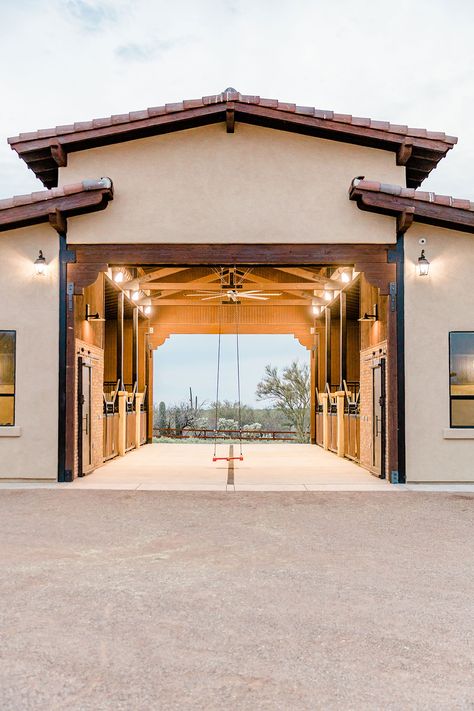 Tucson Arizona barn tour on Stable Style Ranchette Ideas, Farm Barn Ideas, Modern Horse Barn, Luxury Horse Barns, Dream Barn Stables, Barn Layout, Stable Style, Horse Barn Ideas Stables, Horse Barn Designs