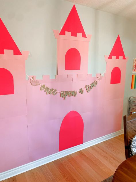 Pink Castle Wall made from poster boards for a toddler Princess Party Princess Birthday Backdrop Ideas, Disney Princess Castle Background, Princess Dress Up Party Ideas, Castle Backdrop Diy, Diy Princess Decorations, Diy Castle Cardboard, Diy Castle Backdrop, Princess 5th Birthday Party, Princess 3rd Birthday Party