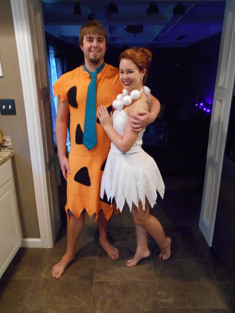 Wilma Flintstone Costume, Fred Flintstone Costume, Red Head Halloween Costumes, Fred And Wilma Flintstone, Flintstones Costume, Iconic Halloween Costumes, Halloween Costumes Diy Couples, Wilma Flintstone, Couples Halloween Outfits