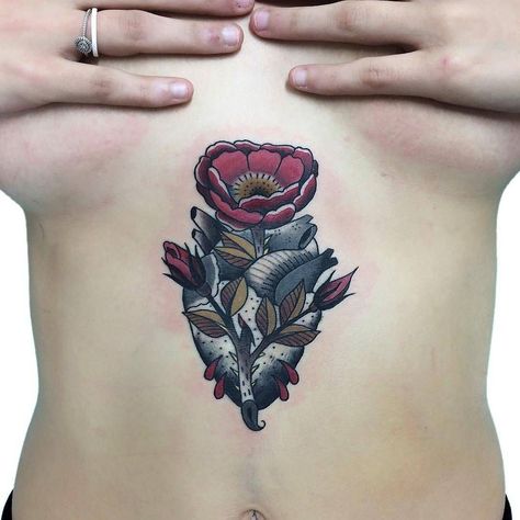 Sternum Tattoos, Sternum Tattoo Design, Anatomical Heart Tattoo, Circle Tattoos, Tattoo Flowers, Sternum Tattoo, Tattoo Magazines, Anatomical Heart, Tattoos Gallery