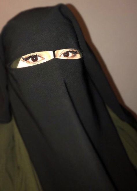 Beautiful eyes of نوa niqabi Niqab Eyes, Mode Niqab, Niqabi Girl, Niqab Fashion, Hijab Niqab, Hijab Fashionista, Tattoos Art, Arabian Beauty Women, Muslim Women Hijab