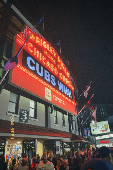 Uic Chicago Aesthetic, Chicago Core Aesthetic, Chicago Summer Aesthetic, Aesthetic Chicago Pictures, Chicago 2002 Aesthetic, Aesthetic Pictures Of Chicago, Cubs Game Aesthetic, Trina Vega, Cubs Aesthetic