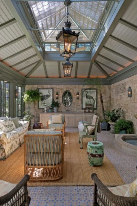 Let the sunshine in and infuse your sunroom with style. Our decorating ideas will help you transform this space into a sun-kissed delight that welcomes relaxation. ☀️✨ #SunroomStyle #RelaxationSpace #HomeDecor Living Decorating Ideas, Sunroom Decor, Rug Placement, Paint Trends, Sunroom Decorating, Vintage Bedroom, Home Decor Tips, Home Hacks, Sun Kissed