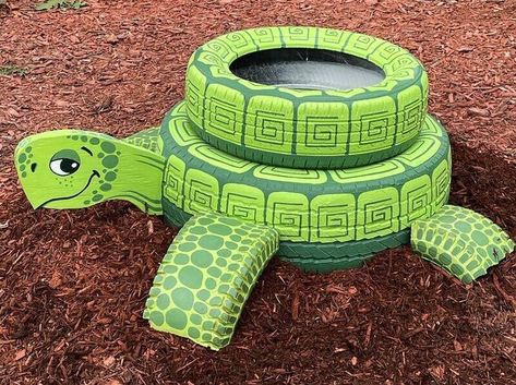 Repurposed Art - JEN KELLER ART Tire Frog, Garden Ideas Using Old Tires, Recycle Garden, Tire Ideas, Ideas Para Decorar Jardines, Recycled Garden Planters, Repurposed Tire, Unique Landscaping, Tire Craft