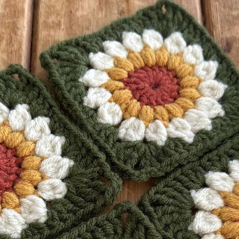 devine crafts on Instagram: "making sunflower granny squares ! pattern by https://sarahmaker.com/crochet-sunburst-granny-square/" Sunburst Granny Square Blanket, Crochet Sunburst Granny Square, Crochet Sunburst, Sunburst Granny Square, Runner Pattern, Crochet Table Runner Pattern, Crochet Table, Crochet Table Runner, Art Patterns