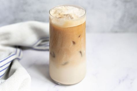 This Keto caramel cappuccino is a delicious iced coffee drink that is a sublime morning or afternoon hot weather pick-me-up! Keto iced Cappuccinos are easy t... Iced Cappuccino Recipe, Keto Caramel, Caramel Cappuccino, Cappuccino Recipe, Almond Milk Coffee, Iced Cappuccino, Orange Coffee, Caramel Syrup, Milk Foam