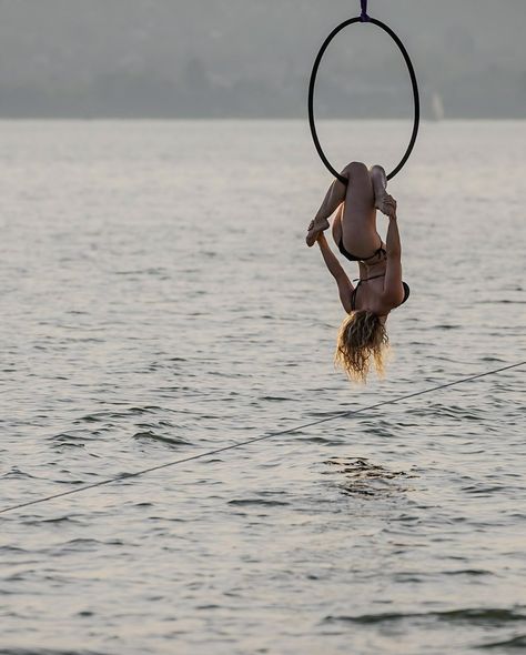 Balaton aerial shoot Part 2🌊🤍 [Thank you for the amazing team! @alexakobol_ @retigerzsonphotography @polevibes_budapest ] #aerialhoop #aerial #balaton #photoshoot #abovethewater #bodyart #flexibility #hoopabovethewater #liveforthesemoments #summer #yourbodyiscapableofamazingthings #gettingtoknowgreatpeople #olgihoop Lyra Doubles, Hoop Poses, Aerial Hoop Moves, Aerial Lyra, Lyra Aerial, Aerial Hoop Lyra, Simple Poses, Workout Program Gym, Aerial Hammock