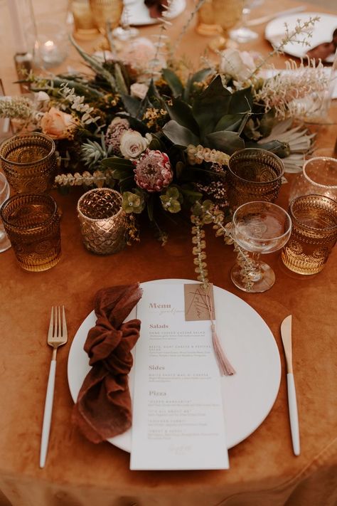 Desert Centerpieces Table Settings, Desert Tone Wedding, Earth Tones Wedding Reception, Boho Round Wedding Table, Desert Flowers Wedding, Desert Wedding Tablescape, Desert Wedding Inspiration, Boho Wedding Tablescape Round, Winter Desert Wedding