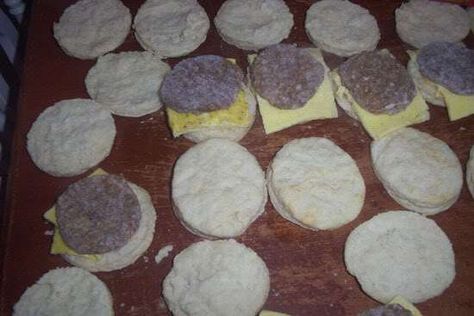 Frozen Hashbrown Recipes, Perfect Picnic Food, Breakfast Sandwiches Frozen, Home Made Sausage, Egg Biscuits, Frozen Biscuits, Frugal Food, Frozen Hashbrowns, Sausage Biscuits