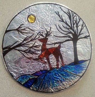 Faux Stained Glass using Aluminum Foil and Sharpies Tiffany Glass Art, Aluminum Foil Art, Christmas Art Projects, 6th Grade Art, Wine Glass Art, Glass Art Projects, Beach Glass Art, Karl Marx, Foil Art