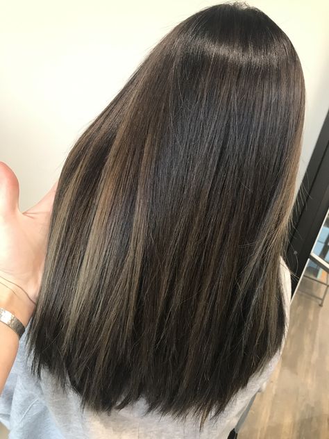 Medium Ash Brown Hair With Highlights, Ash Brown Hair With Highlights, Highlights Brown Hair Short, Chocolate Brown Hair Color Ideas, Sleek Short Hair, Brown Straight Hair, Mushroom Hair, Brown Hair Color Ideas, Black Hair Balayage