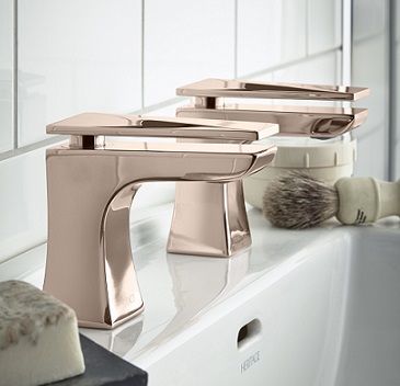 Gold Bathroom Fixtures, Rose Gold Bathroom, Gold Bad, Bathroom Decor Colors, Bathroom Design Trends, Bathroom Themes, Bathroom Taps, Bathroom Top, Gold Bathroom