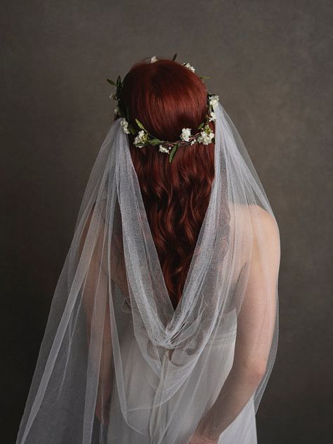 White flower crown veil bridal veil woodland wedding crown Pelo Color Cobre, Flower Crown Veil, Crown Veil, Wedding Hairstyles And Makeup, White Flower Crown, Long Veil Wedding, Wedding Hair Wreath, Viking Wedding, Medieval Wedding