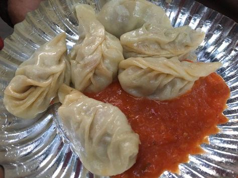 A Plateful of Delicious, Piping Hot Momos at Rs. 70 at #KP! Address: Lane 6, Koregaon Park, Pune #Food #StreetFood #Cart #Momos #FastFood #KP #CityShorPune Koregaon Park Pune, Foodie Pics, Vegetarian Snacks Recipes, Happy Couple Quotes, Biker Art, Desi Food, Vegetarian Snacks, Instagram Wallpaper, Snacks Recipes