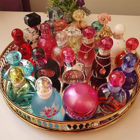 Britney Spears Perfume Collection, Britney Spears Perfume, Fantasy Perfume, Trashy Y2k Aesthetic, Britney Spears Fantasy, Perfume Aesthetic, Expensive Perfume, Perfume Body Spray, Perfume Collection Fragrance