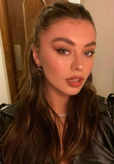 Millie Hannah – Live Stream Video and Photos 05/04/2021 Millie Hannah, Make Up Inspo, Everyday Makeup, Girls Makeup, Pretty Makeup, Cute Makeup, Aesthetic Hair, Aesthetic Makeup, Live Stream