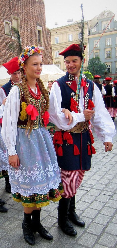 Beautiful Poland  http://www.travelandtransitions.com/destinations/destination-advice/europe/ Polish Traditional Costume, Beautiful Poland, European Costumes, Polish Traditions, Costumes Around The World, Polish Folk, Krakow Poland, Best Dress, National Dress