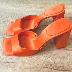 Zara Mules, Zara Heels, Square Toe Heels, Zara Shoes, Shoe Game, Bright Orange, Heeled Mules, So Cute, Slippers