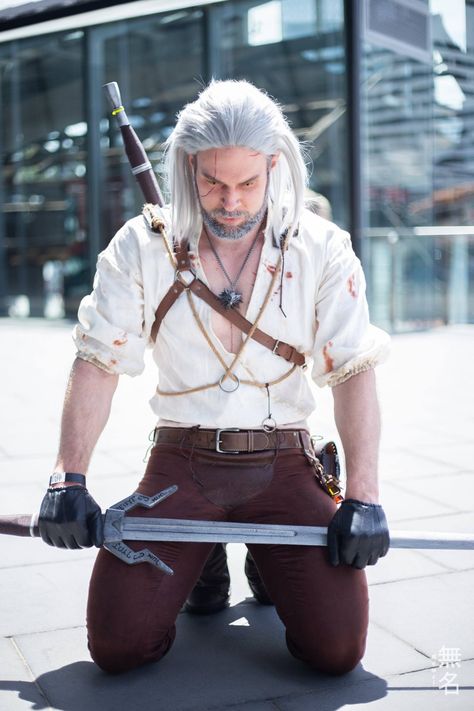 Geralt Of Rivia Costume, Witcher Costume Men, Geralt Outfit, Witcher Halloween Costume, Witcher Cosplay Geralt, The Witcher Outfit, Geralt Costume, The Witcher Costume, Geralt Cosplay