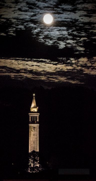 Uc Berkeley Wallpaper, West Coast University, Berkeley Campus, Uni Aesthetic, Moon Beauty, University Aesthetic, Uc Berkeley, Dream College, The Ohio State University