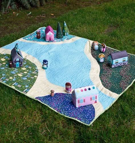 Play Mat Pattern, Felt Play Mat, Handmade Kids, Sewing Toys, Baby Play, Play Mat, Baby Sewing, Diy Toys, Quilt Inspiration