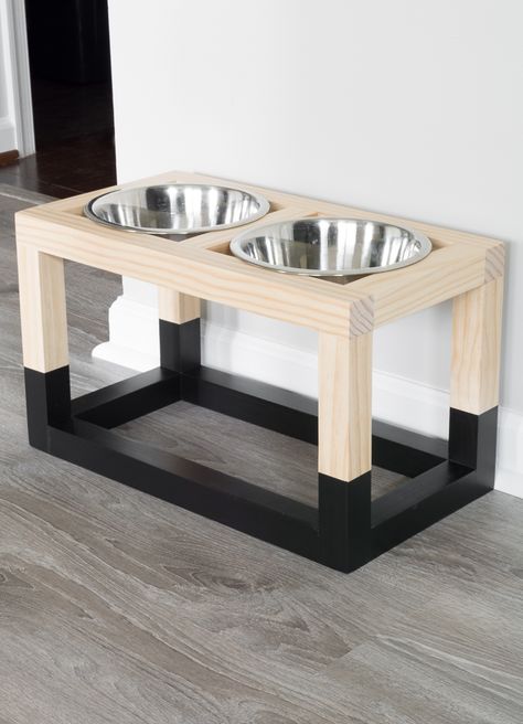 Looking for DIY raised dog feeder build plans? We're your gals! Grab your free PDF plans for this chic, modern DIY dog food stand now. #buildplans #freebuildplans #pocketholejoinery #kregjig #kregjigprojects #diydogfeeder #diyraiseddogfeeder Diy Dog Bowl Stand, Diy Dog Bowl, Dog Food Stands, Fine Woodworking Project, Raised Dog Feeder, Diy Dog Food, Diy Muebles Ideas, Raised Dog Bowls, Dog Bowl Stand