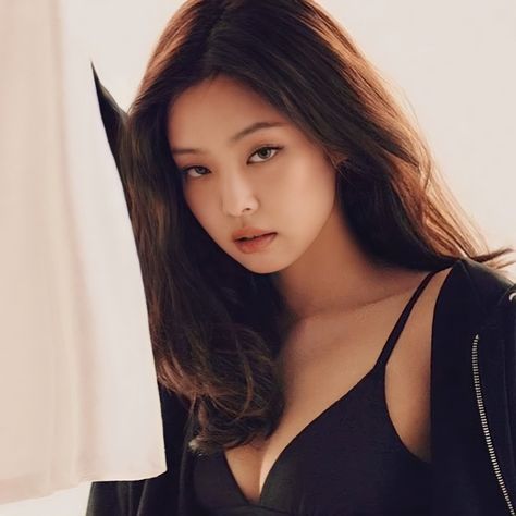 Low Quality Icons, Jennie Calvin Klein, Jennie Kim Blackpink, Uzzlang Girl, Lq Icons, Jennie Kim, Low Quality, Blackpink Photos, Black Pink Kpop