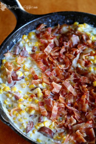 A southern side that would be great for a Thanksgiving side dish recipe. Can be made all in one skillet on the stove-top! From TheGraciousWife.com #Thanksgiving #sidedishes #onepotrecipe Confetti Corn, Southern Thanksgiving Recipes, Corn Side, Bacon And Sausage, Southern Side Dishes, Side Items, Xmas Dinner, Creamy Corn, One Skillet