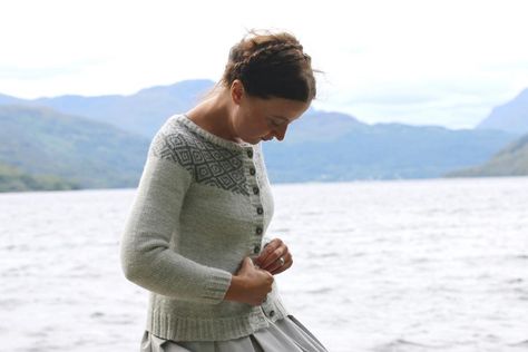 http://katedaviesdesigns.com/ Kate Davies, West Highland Way, Yoke Top, Modern Knitting, Monochrome Pattern, Fair Isle Knitting, Sweater Fashion, Covered Buttons, Knitting Projects