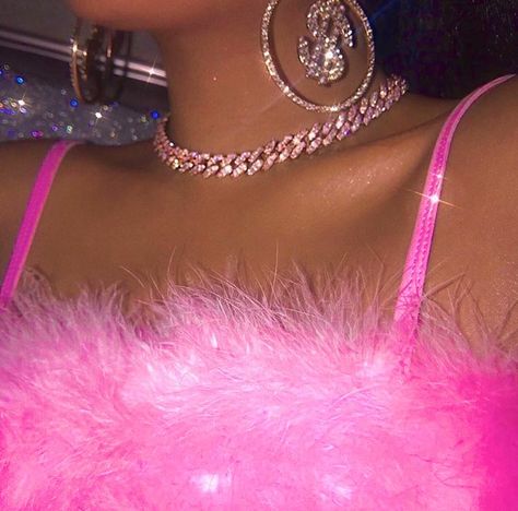 iconic fashion on Twitter: "Accessory… " Ragazza Gangsta, Photographie Indie, Filmy Vintage, Boujee Aesthetic, Bad Girl Wallpaper, Pink Photo, Pastel Pink Aesthetic, Pink Vibes, + Core + Aesthetic