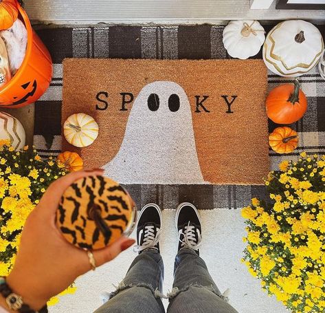 Spooky Season Door Mat, Diy Halloween Floor Mat, Doormat Ideas Halloween, Spooky Welcome Mat, Spooky Door Mat, Spooky Doormat Diy, Halloween Welcome Mats Diy, Halloween Door Mat Stencil, Diy Door Mat Halloween