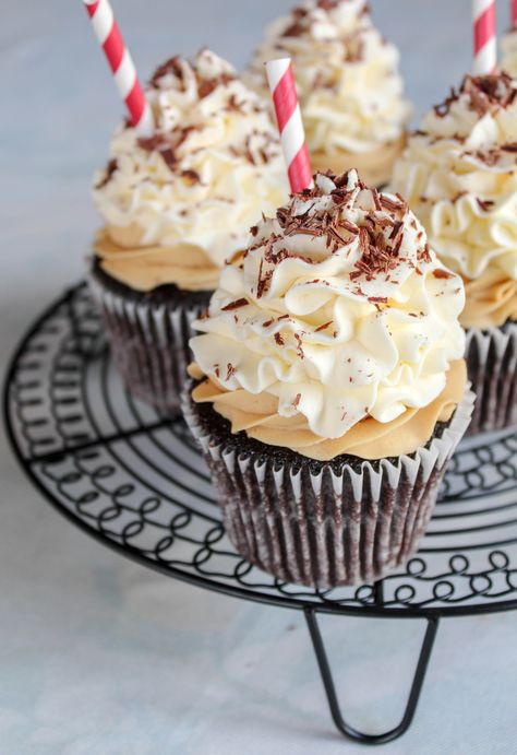 Mocha Frosting, Cupcakes Christmas, Mocha Cupcakes, Coffee Cupcakes, Cupcakes Recipes, Chocolate Mocha, Oreo Cupcakes, Cupcake Recipes Chocolate, Gourmet Cupcakes