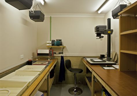 Photographic darkroom includes enlargers, benches, safelights and everything in between required for an advanced amateur home darkroom. Room Photography Ideas, Dark Room Design, Photography Dark Room, Film Development, Magic Room, Dark Room Photography, Photography Studio Design, Photography Dark, Room Photography