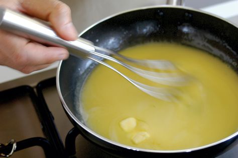 This traditional French butter sauce (Beurre blanc) will elevate simple dinners to new heights http://www.taste.com.au/recipes/3207/beurre+blanc+sauce Ver Blanc Sauce Recipe, Beurre Blanc Sauce Recipe, Creamy Butter Sauce, Sauce For Seafood, Simple Dinners, Gourmet Appetizers, French Butter, Seafood Recipe, French Recipes