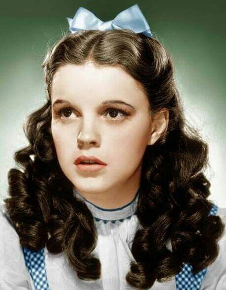 Judy Garland Dorothy Wizard Of Oz, Wizard Of Oz 1939, Dorothy Gale, William Wallace, Classic Hollywood Glamour, The Wonderful Wizard Of Oz, Classic Actresses, The Wizard Of Oz, Judy Garland