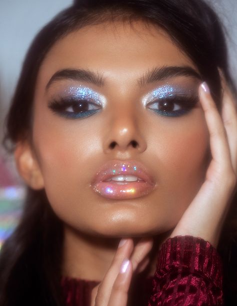 Lottie London on Behance New Years Makeup Ideas, New Years Makeup, Disco Makeup, Make Carnaval, Shiny Makeup, Nye Makeup, Dag Make Up, Elegantes Makeup, Mekap Mata