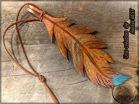 Leather Feathers Diy, Diy Leather Working, Custom Cowboy Hats, Leather Feathers, Leather Inspiration, Antlers Decor, Hat Bar, Leather Jewelry Making, Feather Diy