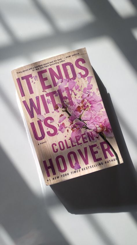 It End With Us Book Aesthetic Photo, It Ends With Us Book Cover, It Ends With Us Book, Colleen Hoover Quotes, Preppy Pfps, Book Wishlist, Colleen Hoover Books, Snap Streak Ideas Easy, Handmade Gifts Diy