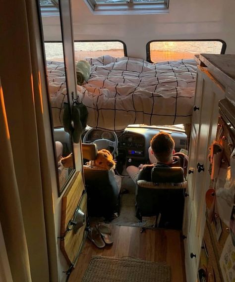 Bus Living, Kombi Home, Bus House, Van Life Diy, Bus Life, Van Home, Van Living, Travel Van, Camper Life