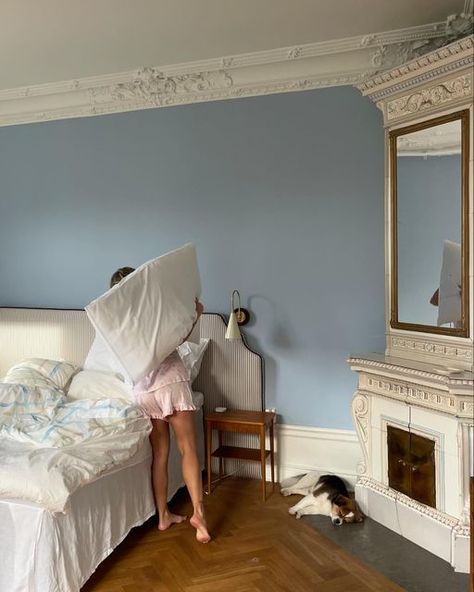 DJERF AVENUE on Instagram: "Slow mornings in Go Slow >> ☁️" Matilda Djerf Bedroom, Matilda Djerf House, Matilda Djerf Apartment, Matilda Djerf Room, Matilda Djerf Home, Summer Cleaning, Cleaning Inspiration, Cool Room Decor, Djerf Avenue